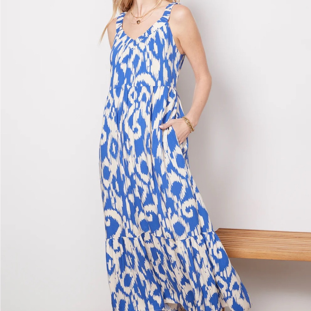 NWT Evereve Myra Tier Dress Blue and White Patterned Maxi Dress